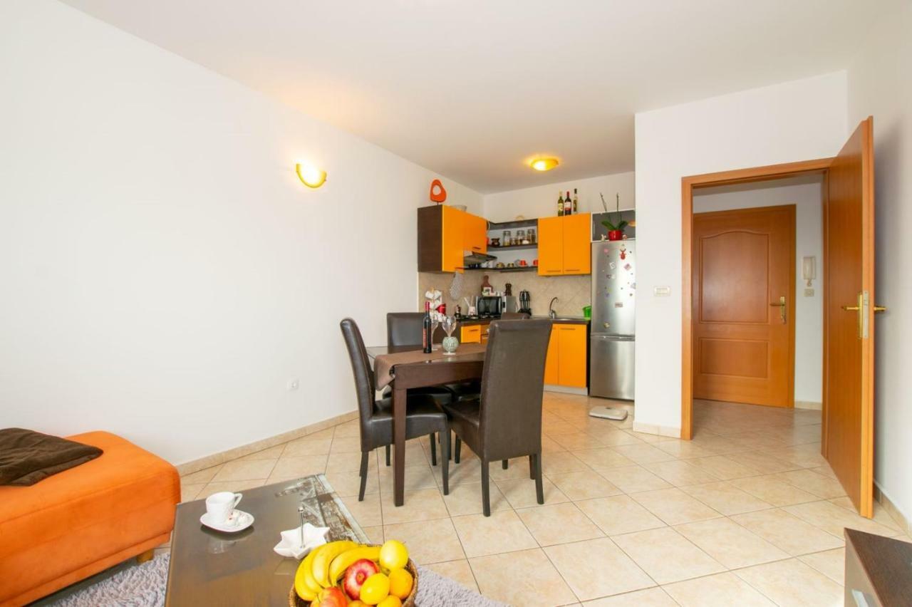 Apartment Keti Fažana Exteriör bild
